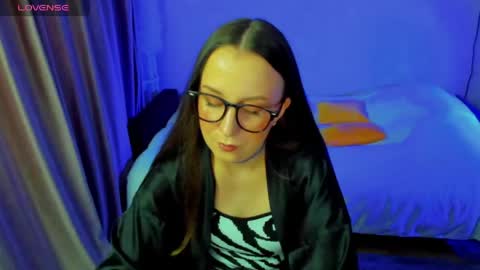 Snapshot of happystephanie chatting on 06.04.26 Stephanie online show from 06.04.26