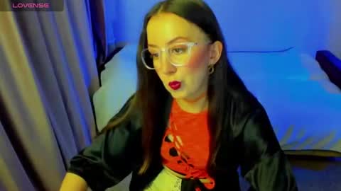 Snapshot of happystephanie chatting on 06.21.26 Stephanie online show from 06.21.26