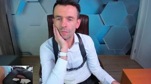 Snapshot of hard_and_juici chatting on 04.23.26 Steve online show from 04.23.26
