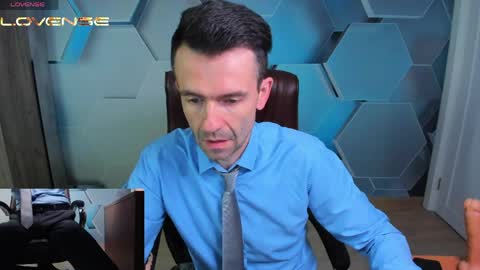 Snapshot of hard_and_juici chatting on 05.31.26 Steve online show from 05.31.26