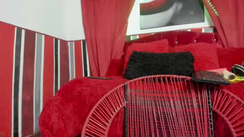 Snapshot of hardandsexyginna chatting on 02.26.25 hardandsexyginna online show from 02.26.25