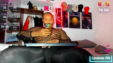 Snapshot of hardboy_latin chatting on 11.16.25 hardboy_latin online show from 11.16.25