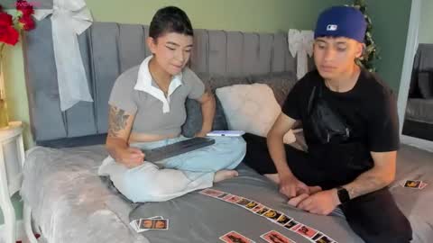 Kade and Demi online show from 12.21.25