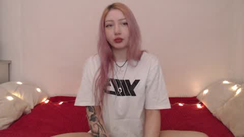 Snapshot of hardcore_x chatting on 04.22.26 Emily online show from 04.22.26