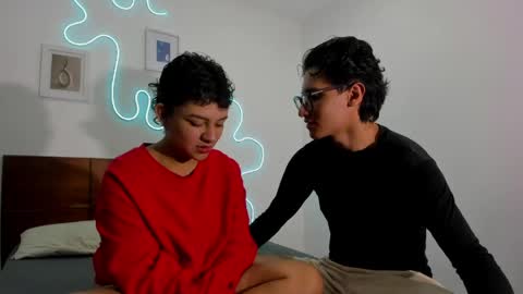 Snapshot of hardcoreheat_ind chatting on 05.19.26 kade and demi independent models online show from 05.19.26