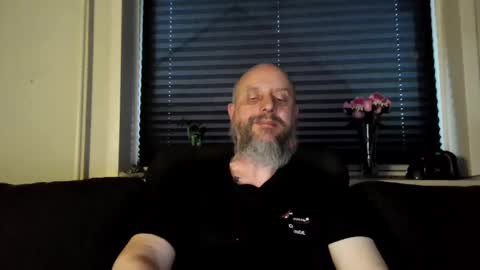Snapshot of hardmrlazy chatting on 04.20.26 MrLazy online show from 04.20.26