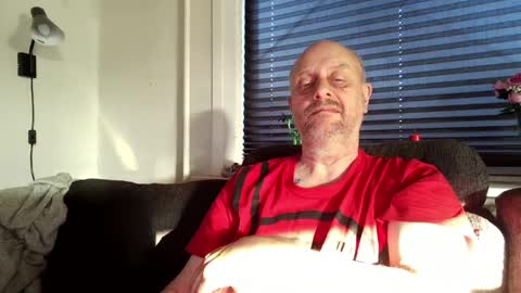Snapshot of hardmrlazy chatting on 05.25.26 MrLazy online show from 05.25.26