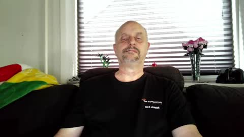 Snapshot of hardmrlazy chatting on 06.02.26 MrLazy online show from 06.02.26