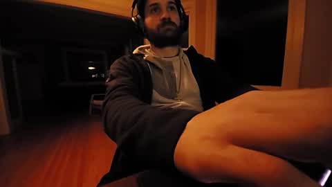 Tom online show from 10.26.25
