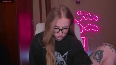 Snapshot of harley_kimm chatting on 12.04.24 Julia online show from 12.04.24