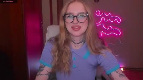 Snapshot of harley_kimm chatting on 12.10.24 Julia online show from 12.10.24