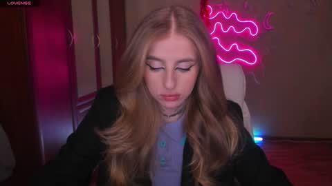 Snapshot of harley_kimm chatting on 12.25.24 Julia online show from 12.25.24