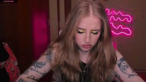 Snapshot of harley_kimm chatting on 02.01.25 Julia online show from 02.01.25