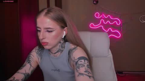 Snapshot of harley_kimm chatting on 02.02.25 Julia online show from 02.02.25