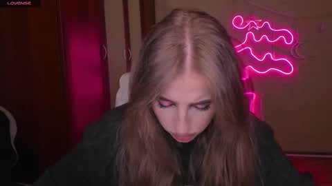 Snapshot of harley_kimm chatting on 03.08.25 Julia online show from 03.08.25