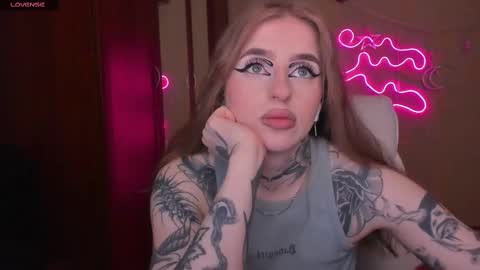 Snapshot of harley_kimm chatting on 03.12.25 Julia online show from 03.12.25