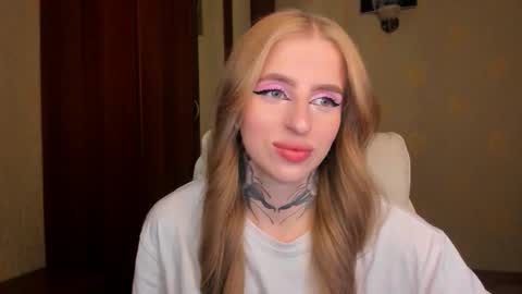 Snapshot of harley_kimm chatting on 09.26.25 Julia online show from 09.26.25