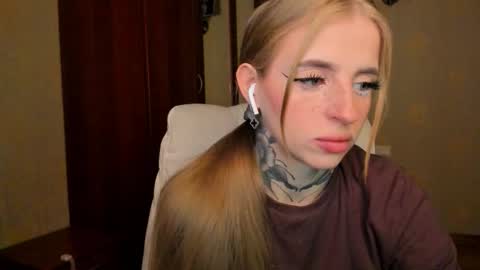 Snapshot of harley_kimm chatting on 09.29.25 Julia online show from 09.29.25