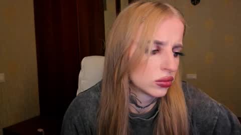 Snapshot of harley_kimm chatting on 10.03.25 Julia online show from 10.03.25