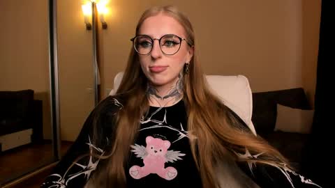 Snapshot of harley_kimm chatting on 04.21.26 Julia online show from 04.21.26