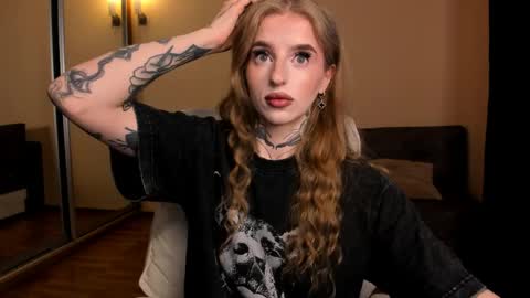 Snapshot of harley_kimm chatting on 04.24.26 Julia online show from 04.24.26