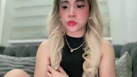 Snapshot of harley_queen69x chatting on 12.18.25 BABY KIMMY online show from 12.18.25