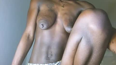 Snapshot of harleys_ebony chatting on 12.13.24 harleys_ebony online show from 12.13.24