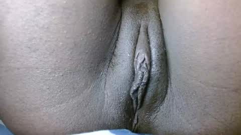 Snapshot of harleys_ebony chatting on 12.21.24 harleys_ebony online show from 12.21.24