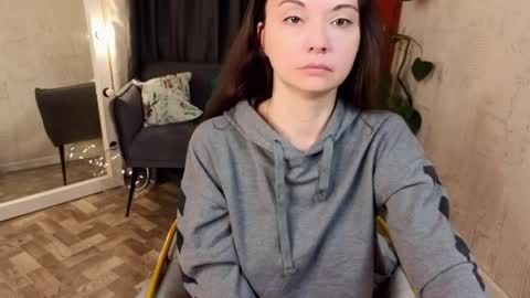 Snapshot of harmoni_love chatting on 04.27.26 Alice online show from 04.27.26