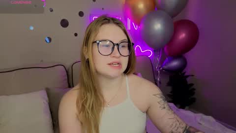 Snapshot of harmony_mills chatting on 10.09.25 Christine online show from 10.09.25