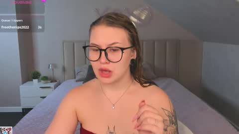 Snapshot of harmony_mills chatting on 10.16.25 Christine online show from 10.16.25