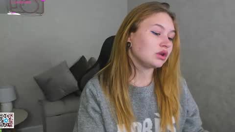 Snapshot of harmony_mills chatting on 10.20.25 Christine online show from 10.20.25