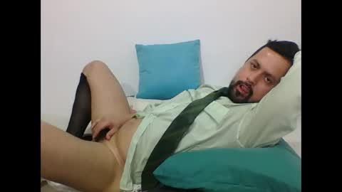 Snapshot of harry_goldenmillerx10fun chatting on 12.11.24 Harry online show from 12.11.24