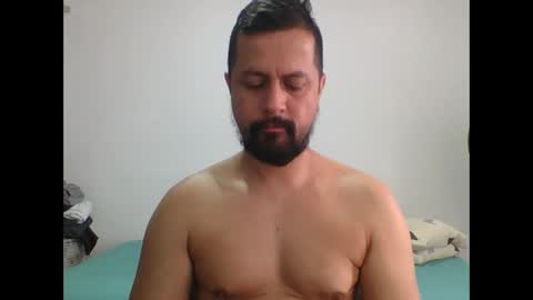 Snapshot of harry_goldenmillerx10fun chatting on 01.11.25 Harry online show from 01.11.25