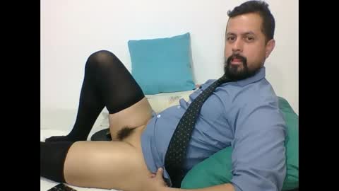 Snapshot of harry_goldenmillerx10fun chatting on 01.20.25 Harry online show from 01.20.25