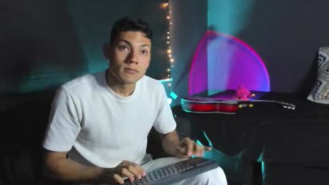  ... online show from 10.08.25