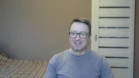 Snapshot of harrysnake chatting on 12.28.24 HarrySnake online show from 12.28.24