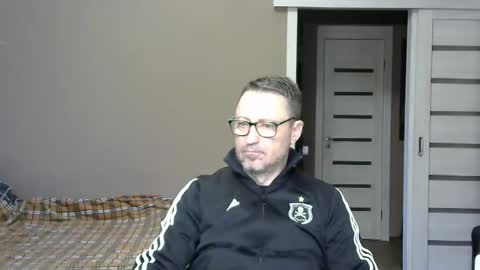 Snapshot of harrysnake chatting on 01.12.25 HarrySnake online show from 01.12.25