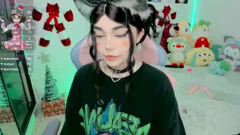 Snapshot of haru_lee chatting on 12.11.24 Haru online show from 12.11.24