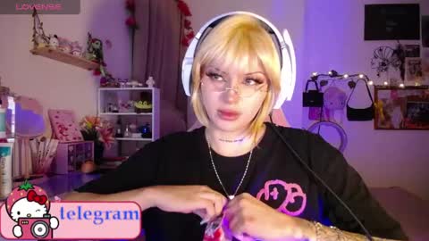 Snapshot of harumi09 chatting on 04.17.26 harukitty online show from 04.17.26