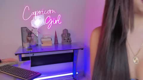 Snapshot of hasbella_saenz1 chatting on 03.03.25 s online show from 03.03.25