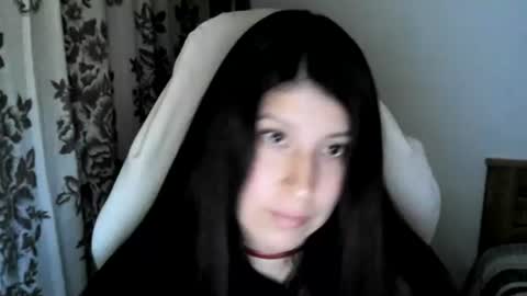 Snapshot of hasley_bbylee chatting on 01.12.25 lady online show from 01.12.25