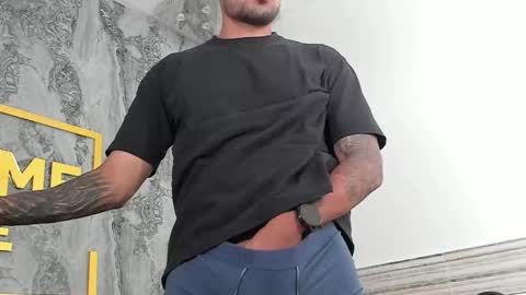 Snapshot of hassan_golddick chatting on 03.01.26 HASSAN online show from 03.01.26