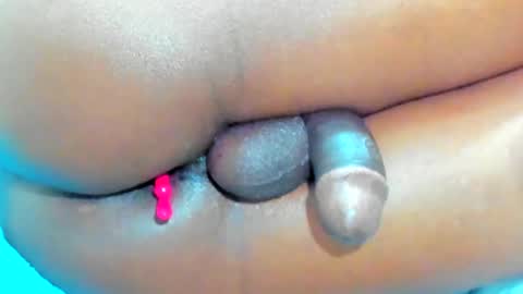 Snapshot of hathor_01_ chatting on 02.06.25 andres online show from 02.06.25