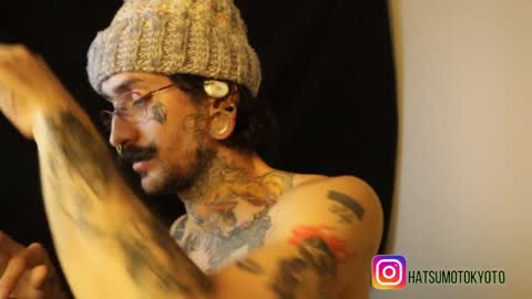 Snapshot of hatsumotokyoto chatting on 01.21.25 More content   2   online show from 01.21.25