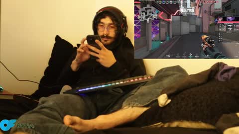 Snapshot of hatsumotokyoto chatting on 01.30.25 More content   2   online show from 01.30.25