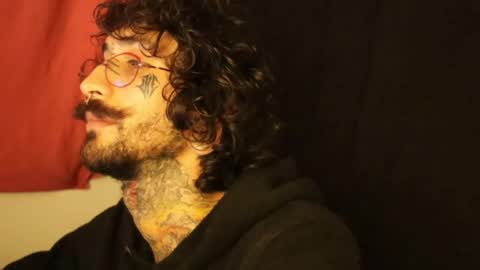 Snapshot of hatsumotokyoto chatting on 02.15.25 More content   2   online show from 02.15.25