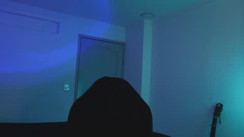 Snapshot of hatsumotokyoto chatting on 09.25.25 More content   2   online show from 09.25.25