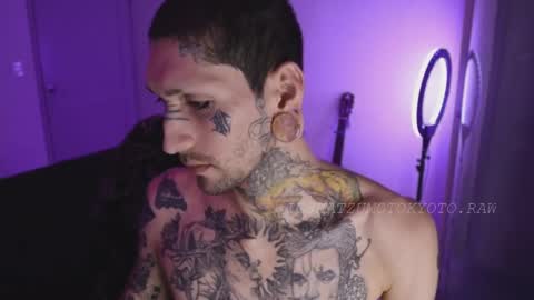 Snapshot of hatsumotokyoto chatting on 10.05.25 More content   2   online show from 10.05.25