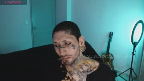 Snapshot of hatsumotokyoto chatting on 10.09.25 More content   2   online show from 10.09.25